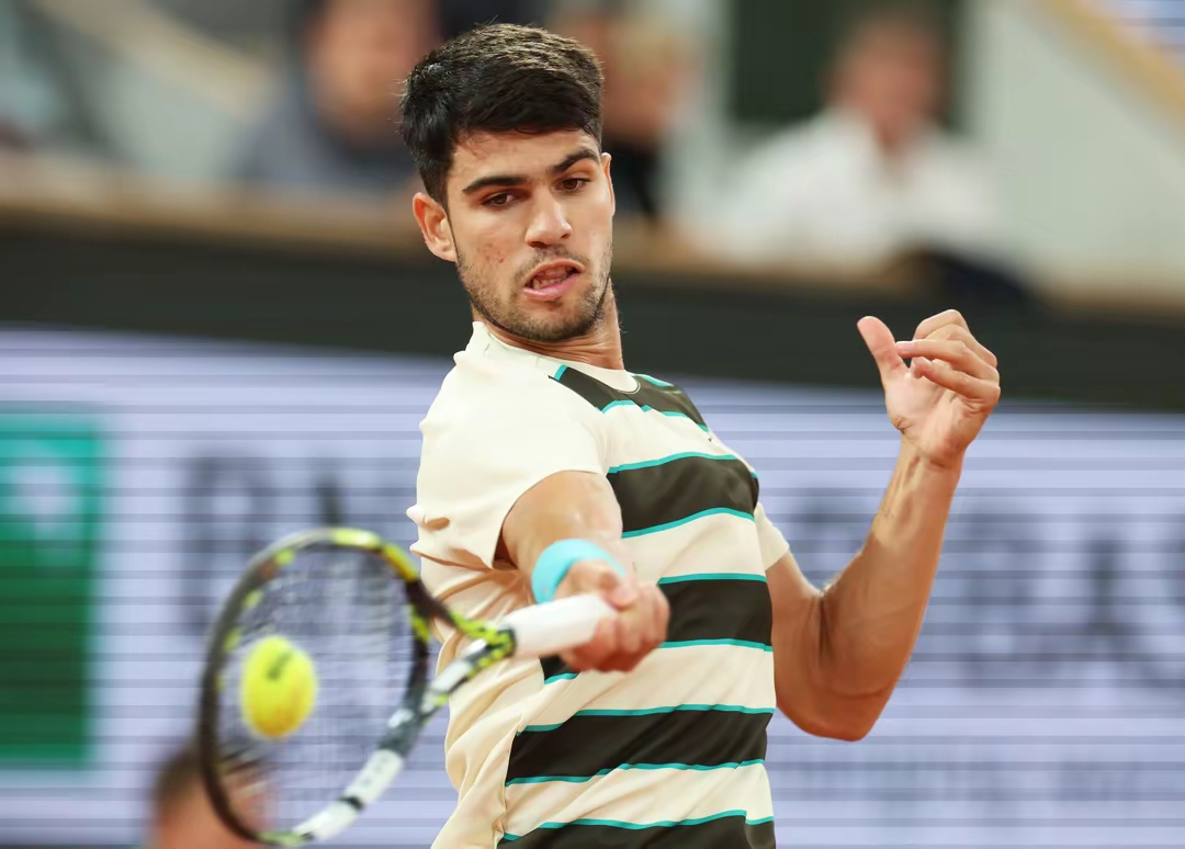 世界网球队轻取法国网球队,阿尔卡拉斯三分雨点燃全场 世界网球队轻取法国网球队,阿尔卡拉斯三分雨点燃全场