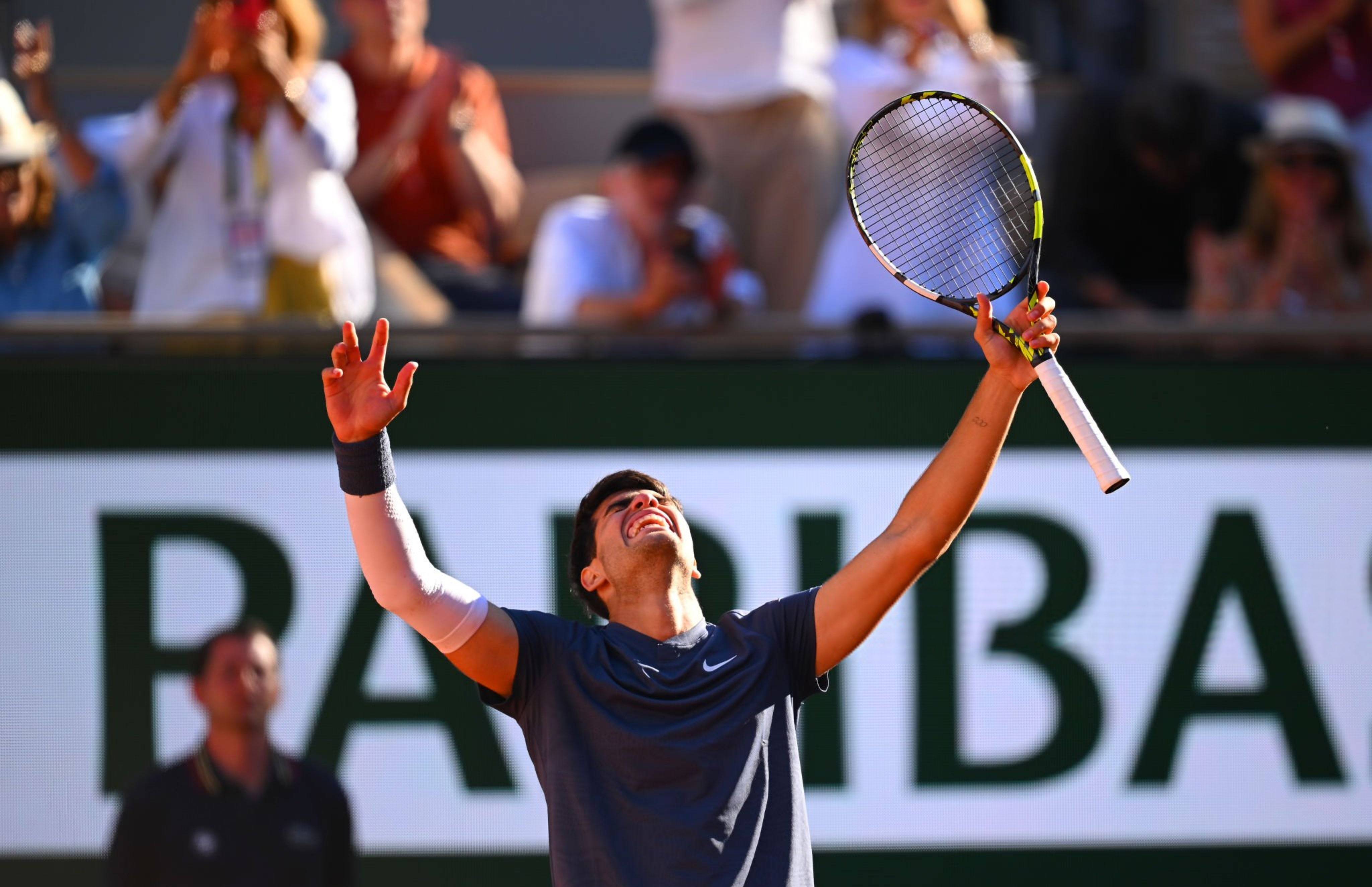 世界网球队轻取法国网球队,阿尔卡拉斯三分雨点燃全场 世界网球队轻取法国网球队,阿尔卡拉斯三分雨点燃全场