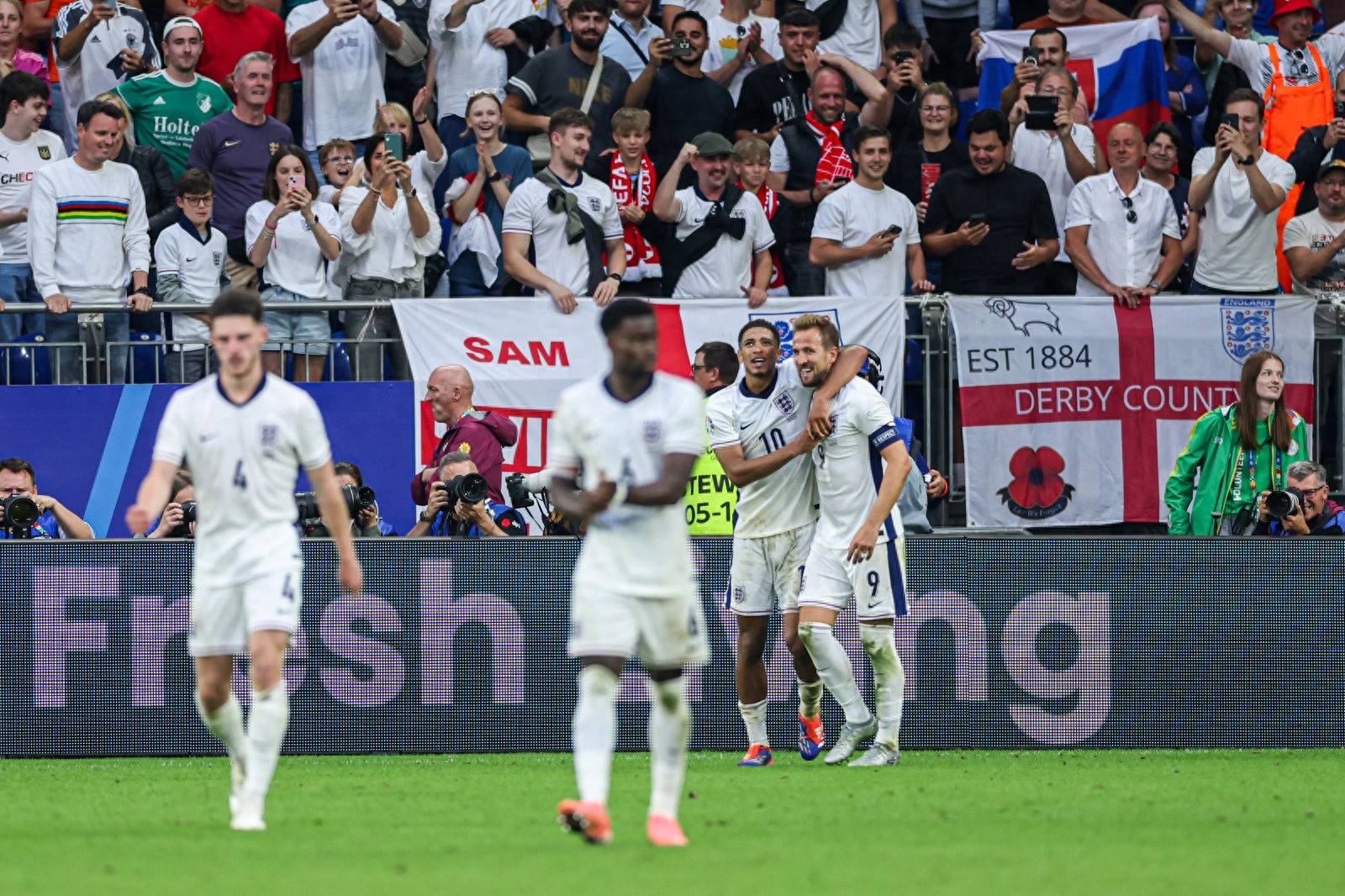 关于匈牙利队惊险晋级,成功闯入欧洲杯八强!的信息 关于匈牙利队惊险晋级,成功闯入欧洲杯八强!的信息