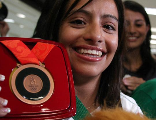 开云体育在线-墨西哥游泳选手速度飞快，斩获第一！