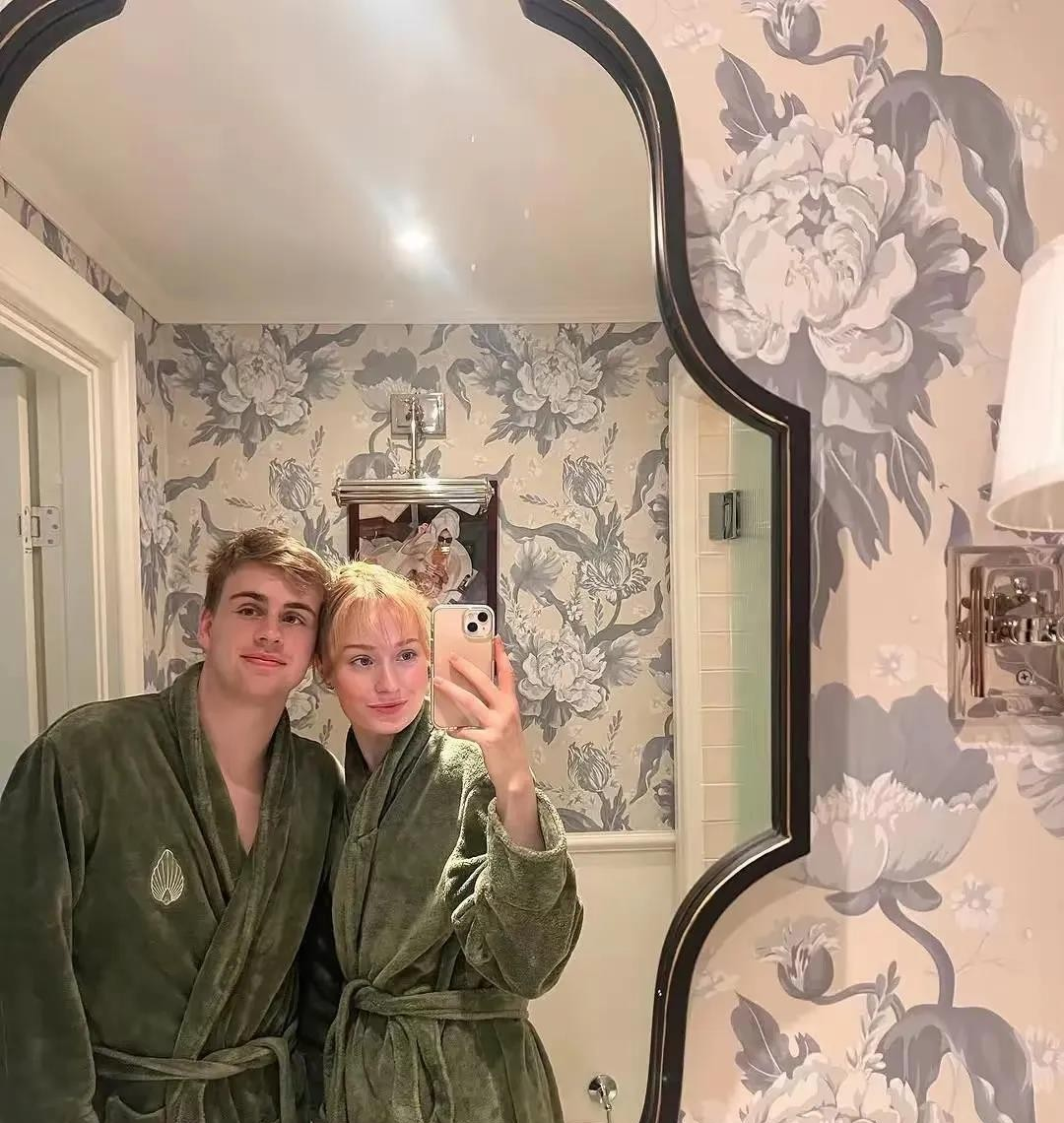 开云体育直播-关于ETIENNE球员在家庭中的生活的信息