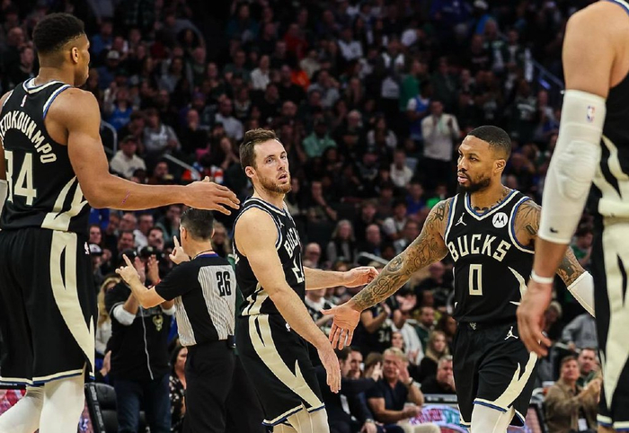 开云体育官网-关于雄鹿三分球命中率高达50%，轻取老鹰取得两连胜的信息