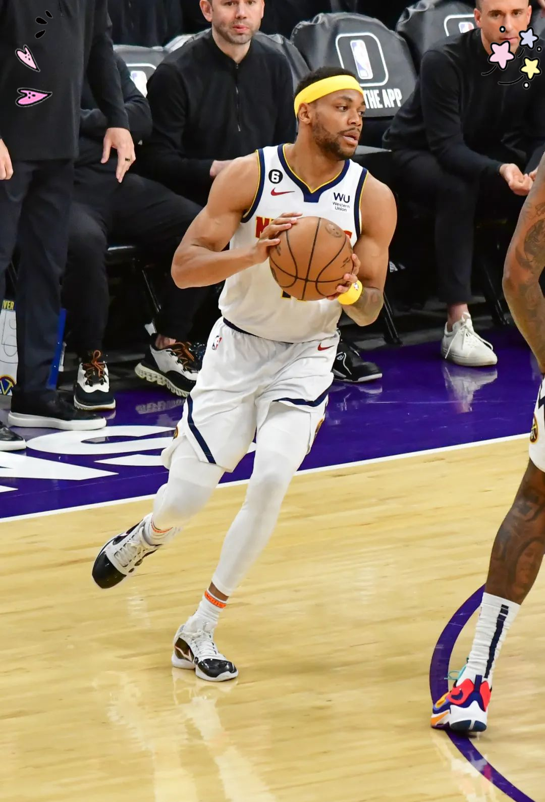 爵士客场大胜黄蜂,全队火力全开狂掀进攻狂潮的简单介绍 爵士客场大胜黄蜂,全队火力全开狂掀进攻狂潮的简单介绍