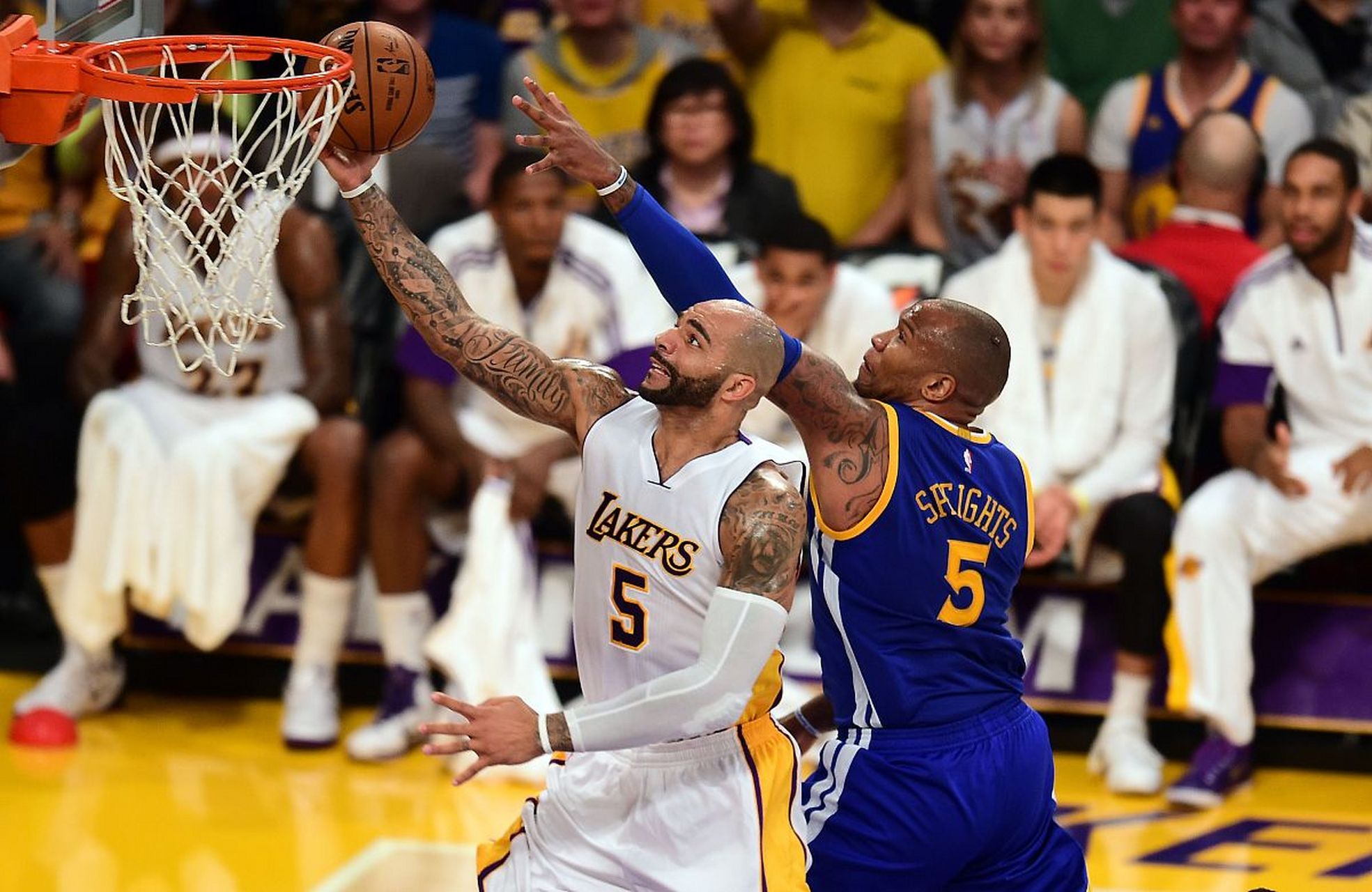 开云APP-湖人再遭失利，尼克斯主场惊险逆转