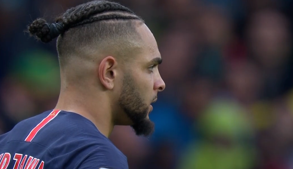 包含圣埃蒂安逆袭崛起，法甲弱旅崭露头角的词条