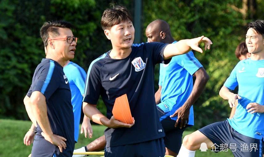 包含天海换帅效果显著，球队状态迅速回勇的词条