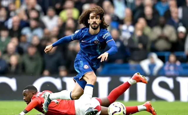 开云体育中国-切尔西遭遇反击，失分成为困扰