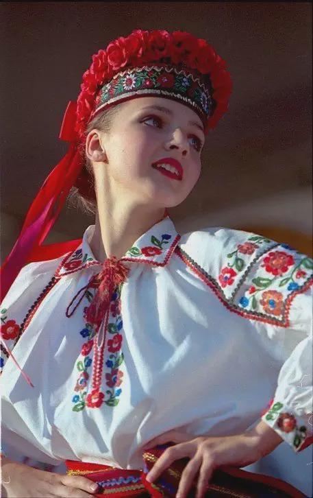 乌克兰对波兰步步露出破绽，淘汰赛路漫漫的简单介绍