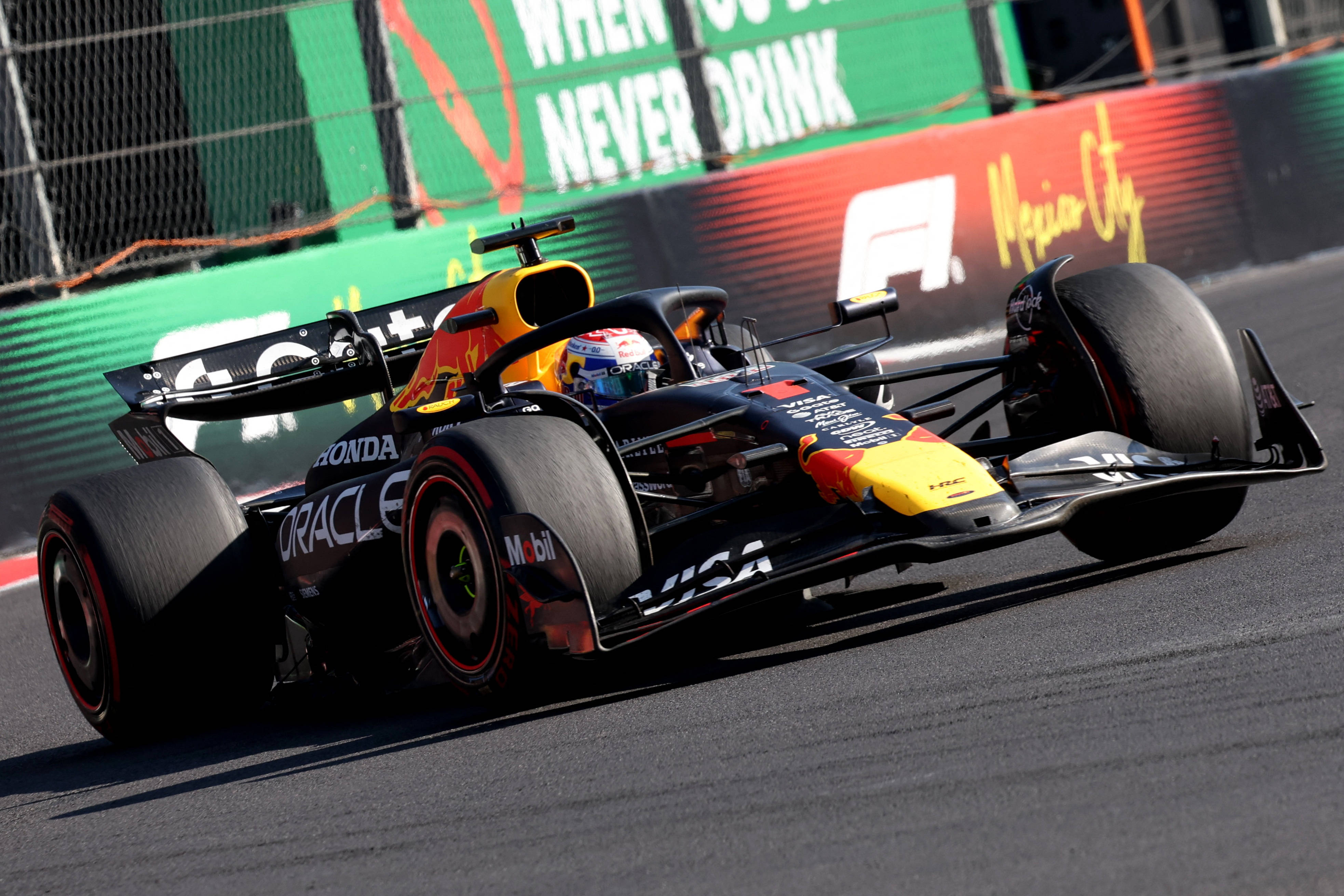 法拉利横扫索伯车队，诺里斯点燃赛场