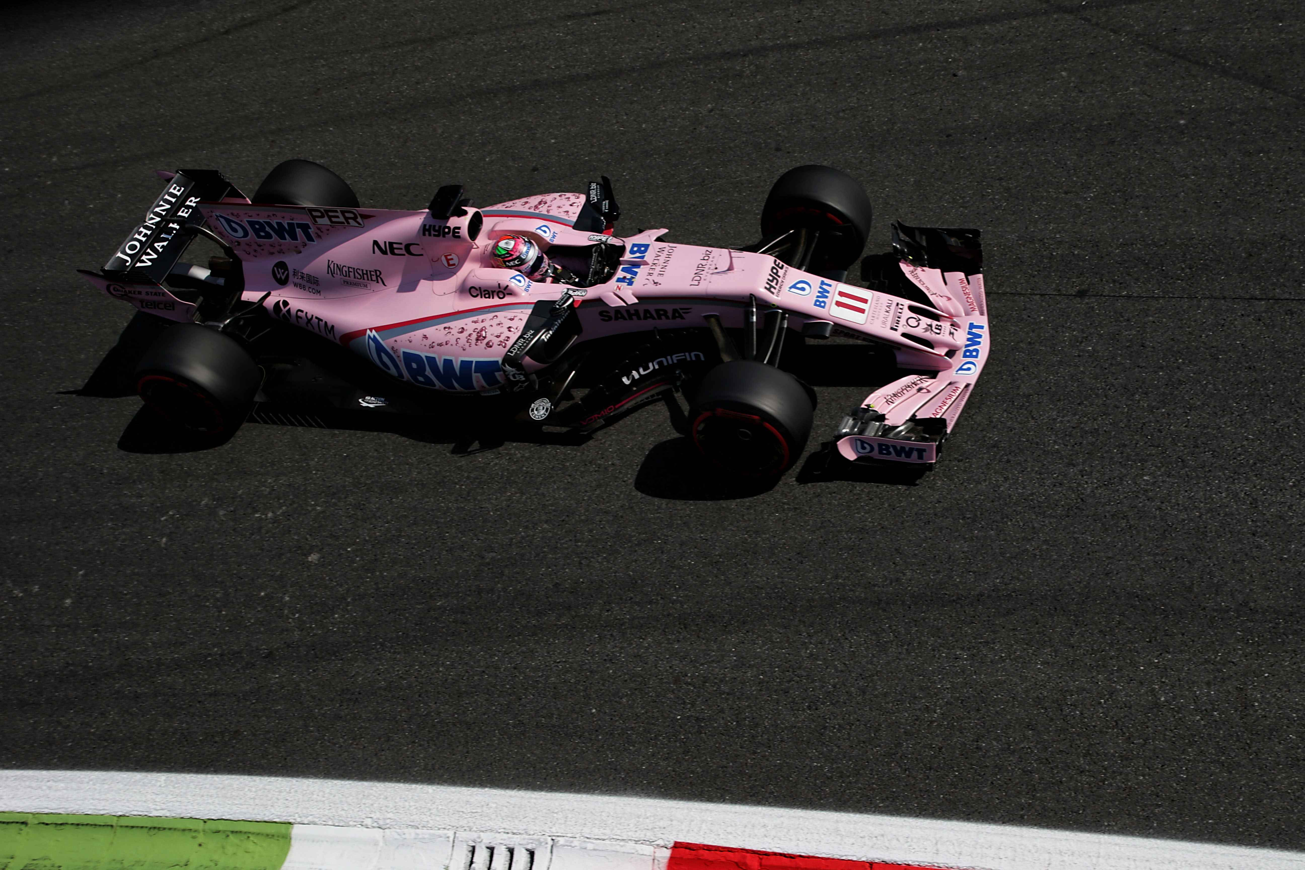 包含梅赛德斯轻取红牛车队，佩雷兹刷新纪录的词条