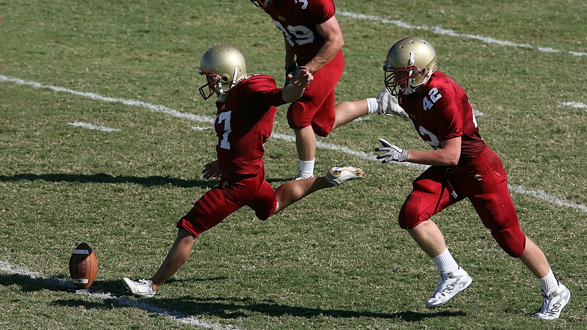 瑞士军刀般精准,巴斯托尼无解防守如何粉碎波兰进攻体系