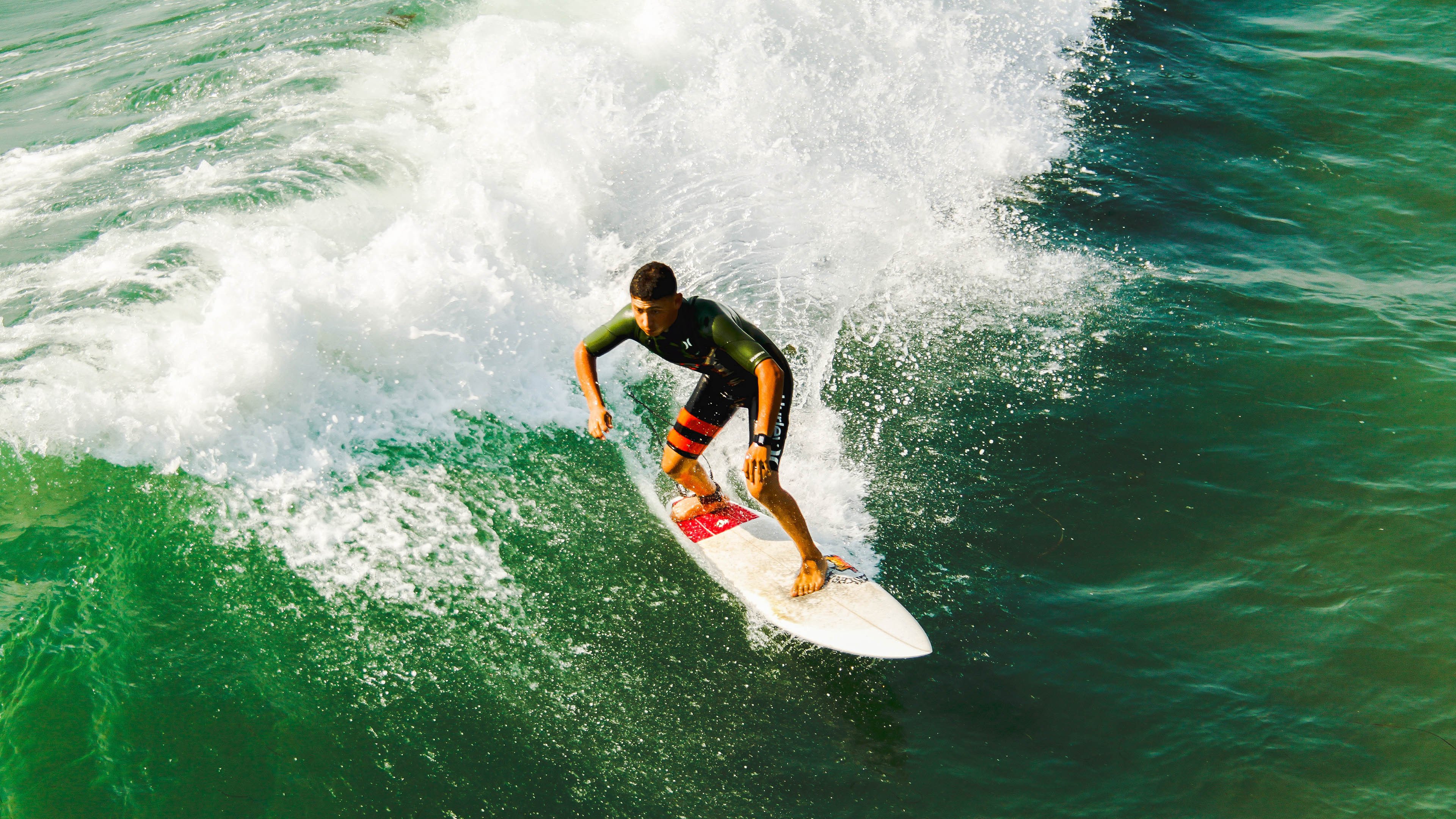 开云APP-当沙漠风暴遇见斗牛士之舞，阿克如何以一人之军撕裂卡塔尔防线？